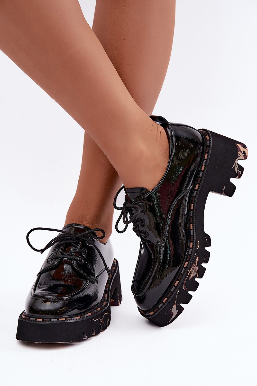 Heeled low shoes model 232336 Step in style