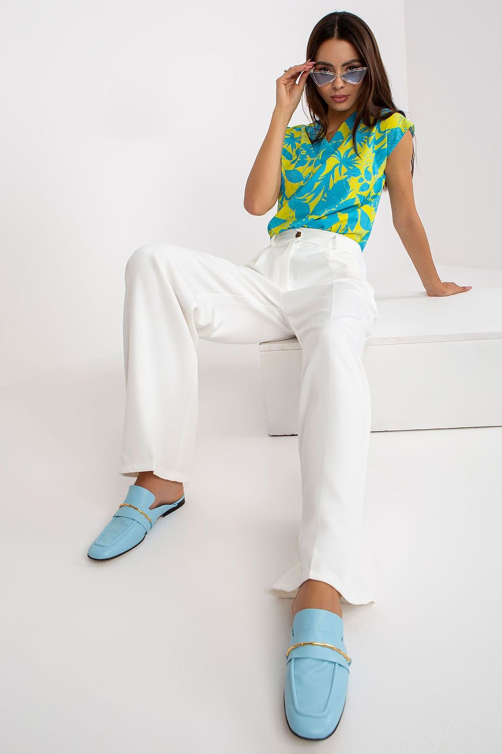 Women trousers model 181351 Italy Moda