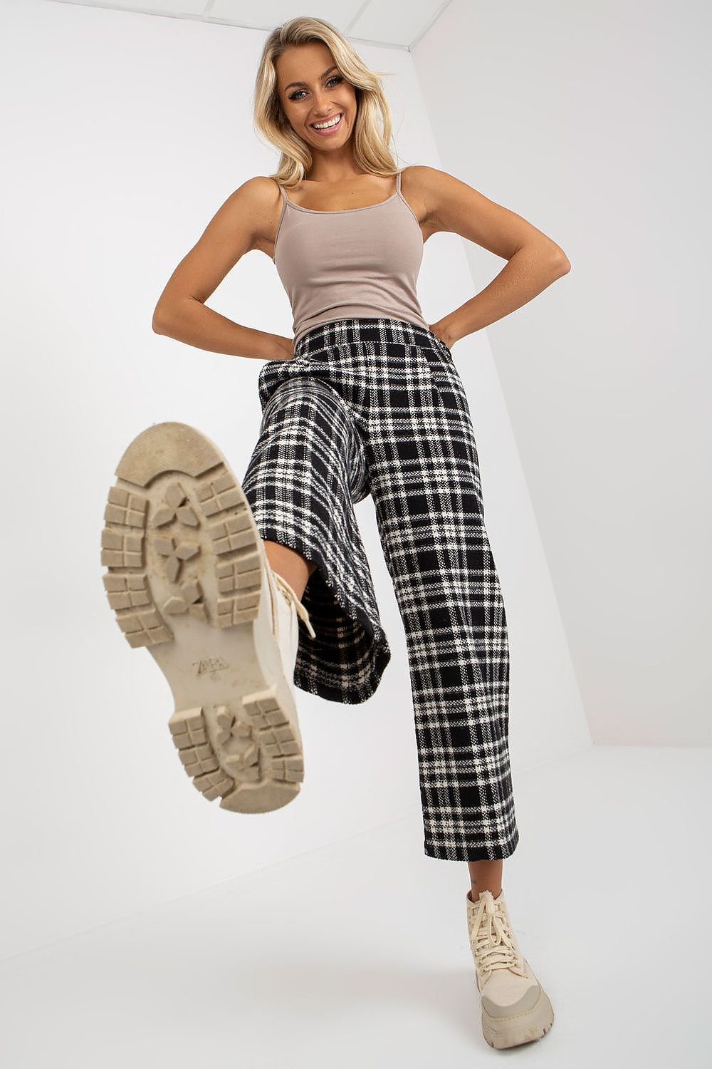 Women trousers model 175003 Lakerta