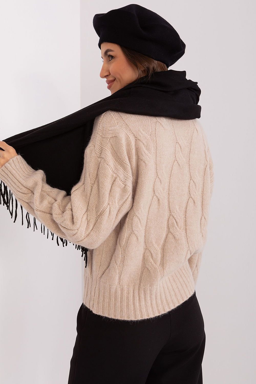 Shawl model 187617 AT