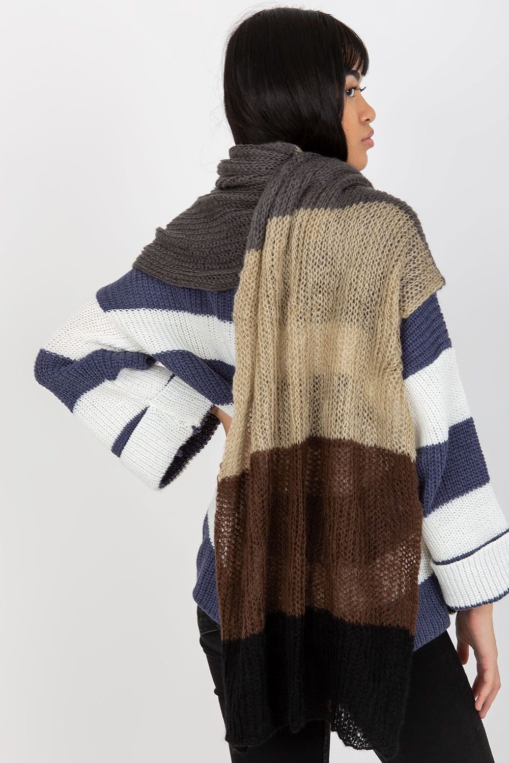 Shawl model 185902 AT