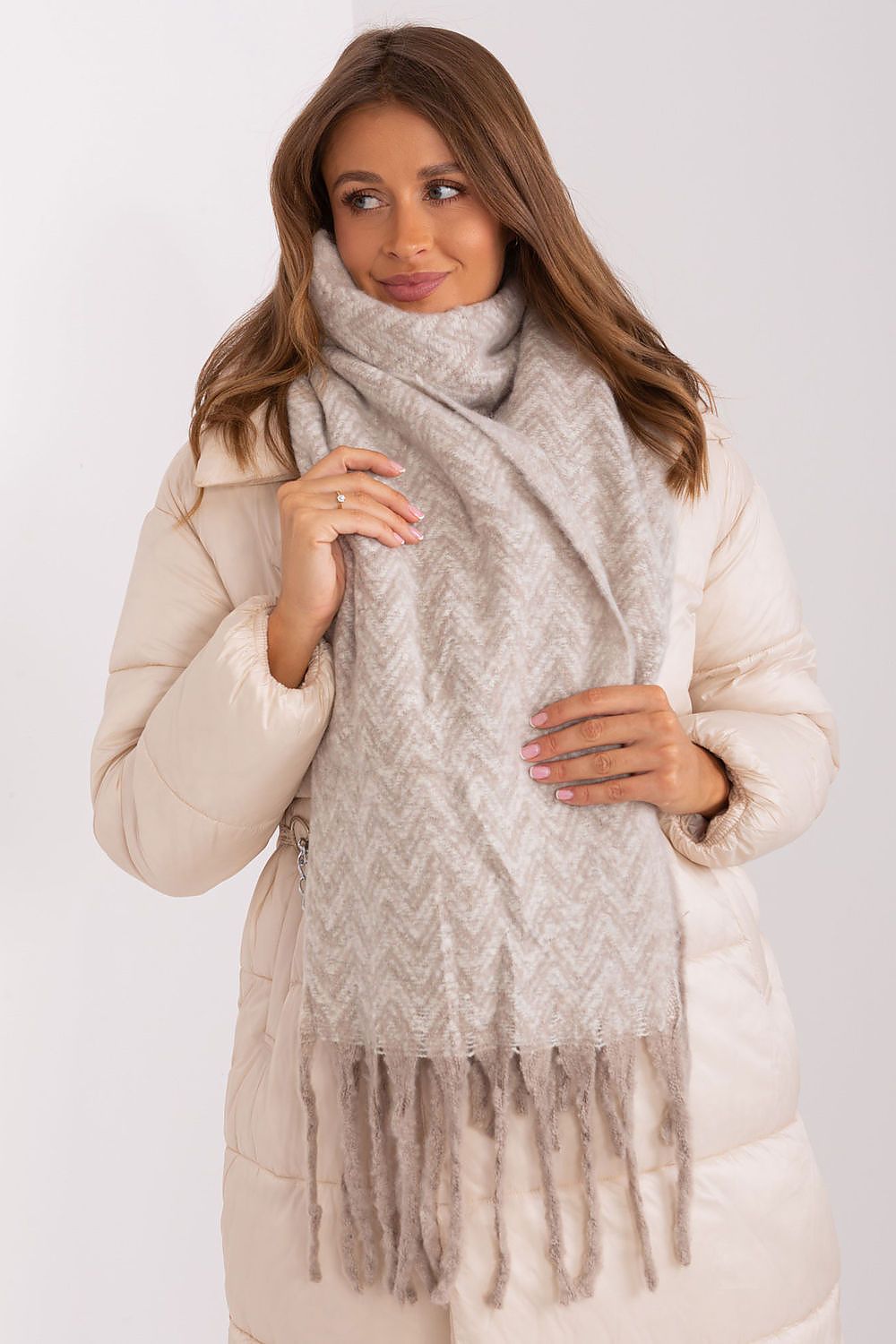 Shawl model 189246 AT