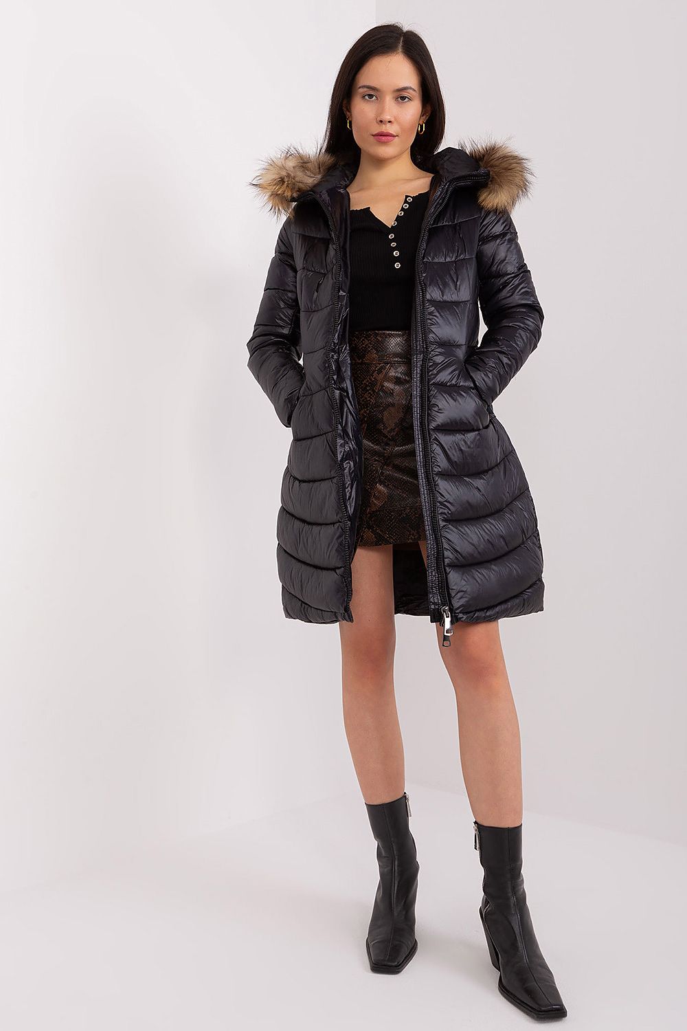  Jacket model 190266 Trendy. ING 