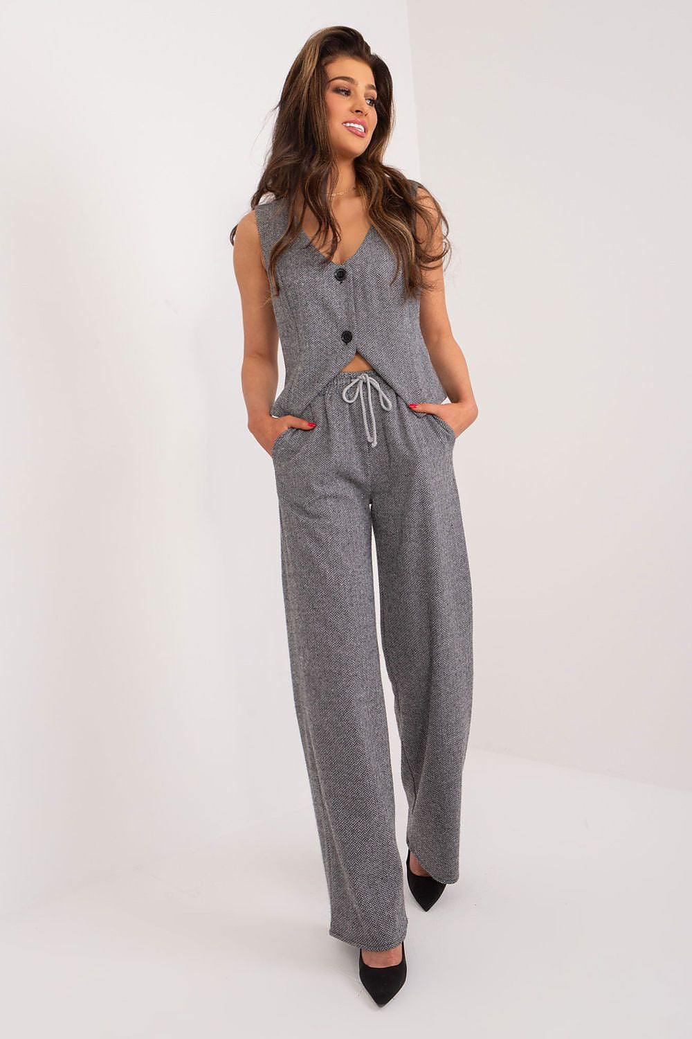  Women trousers model 193051 Lakerta 