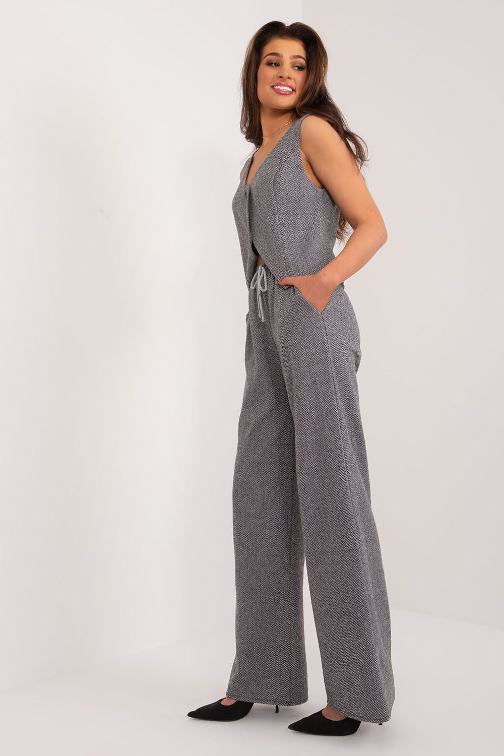  Women trousers model 193051 Lakerta 