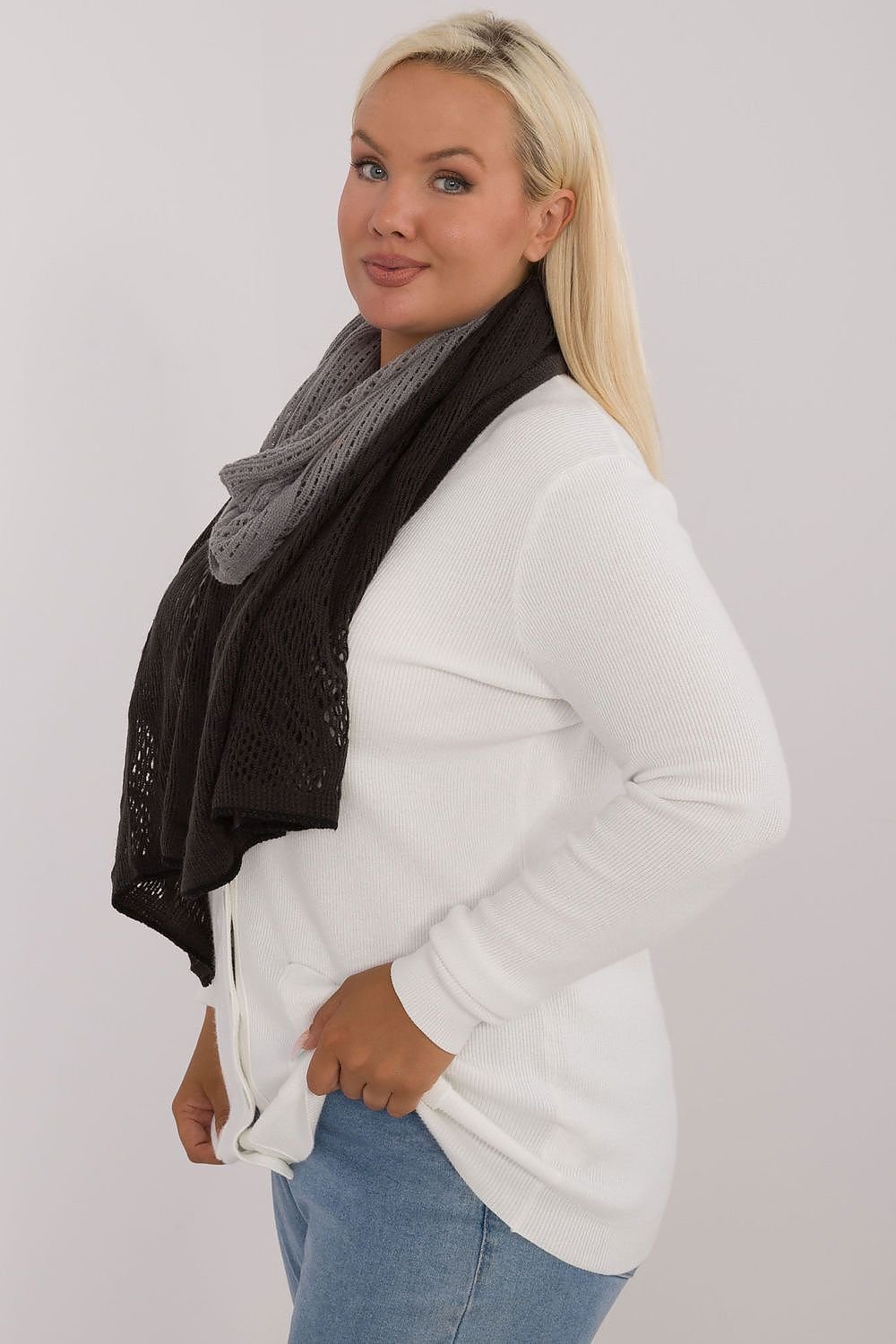 Shawl model 200860 AT