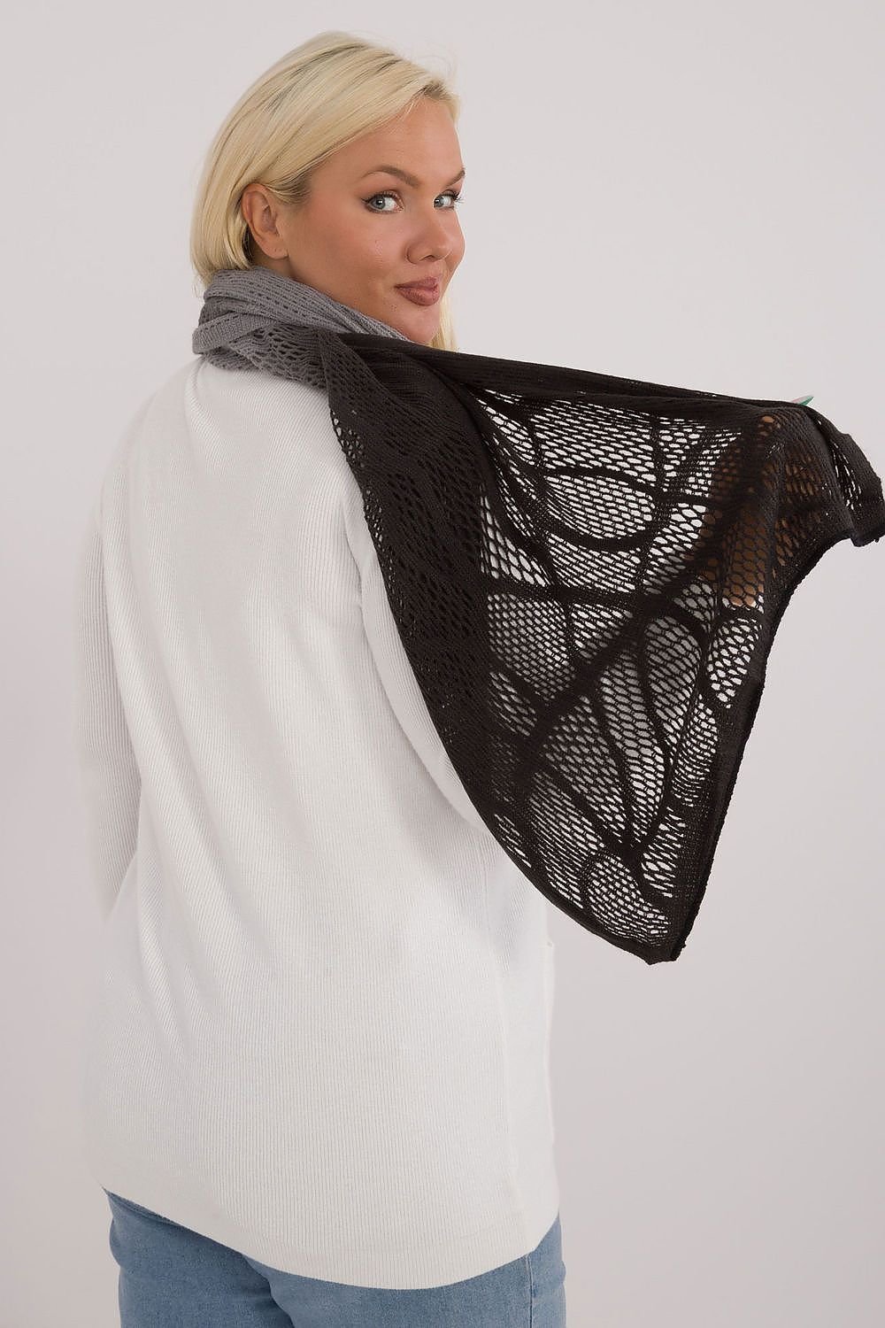 Shawl model 200860 AT