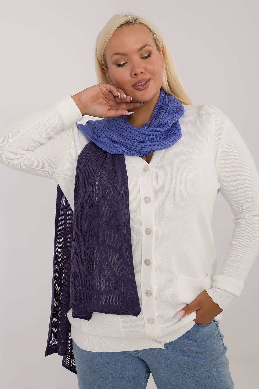 Shawl model 200860 AT