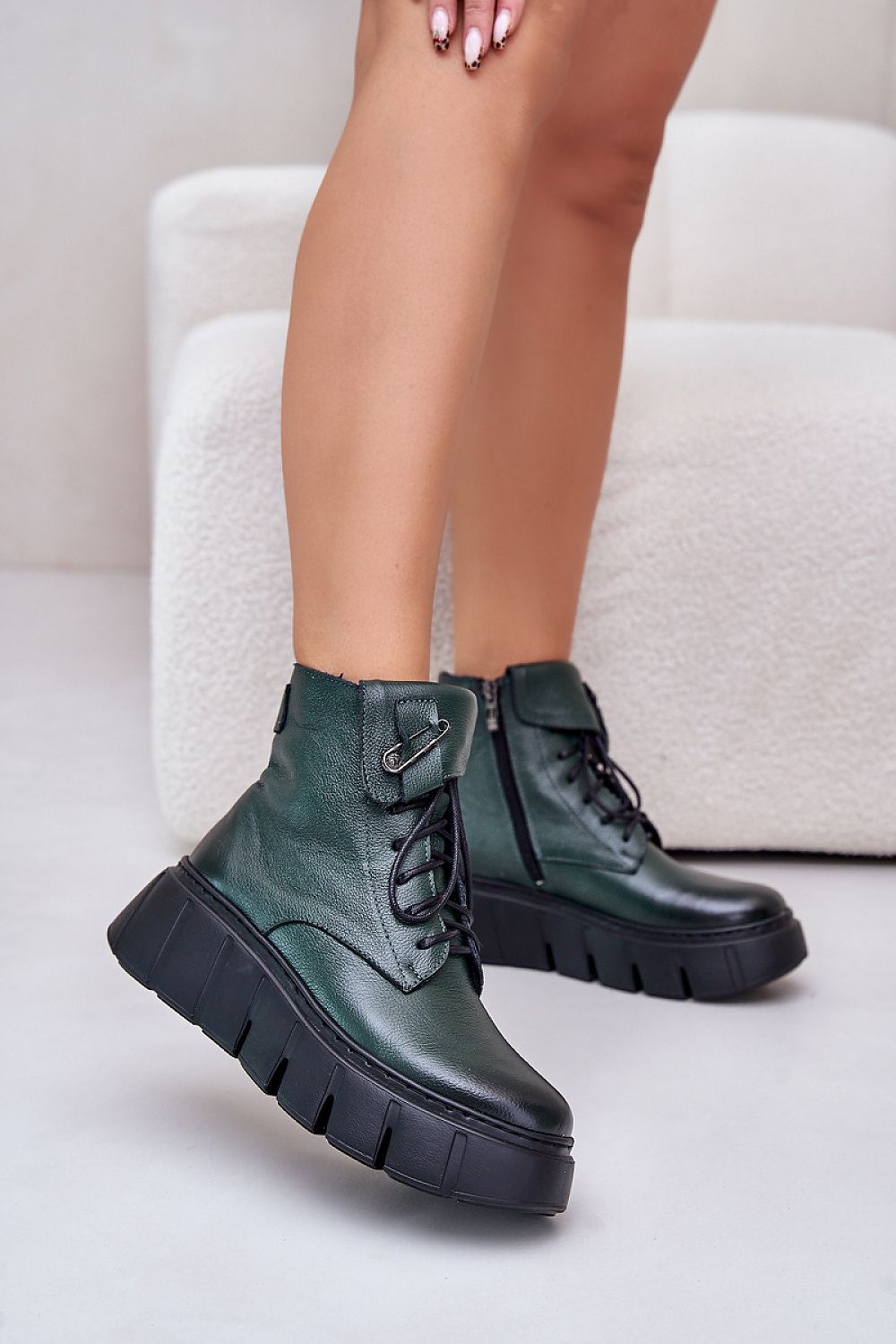 Buskin boots model 201184 Step in style