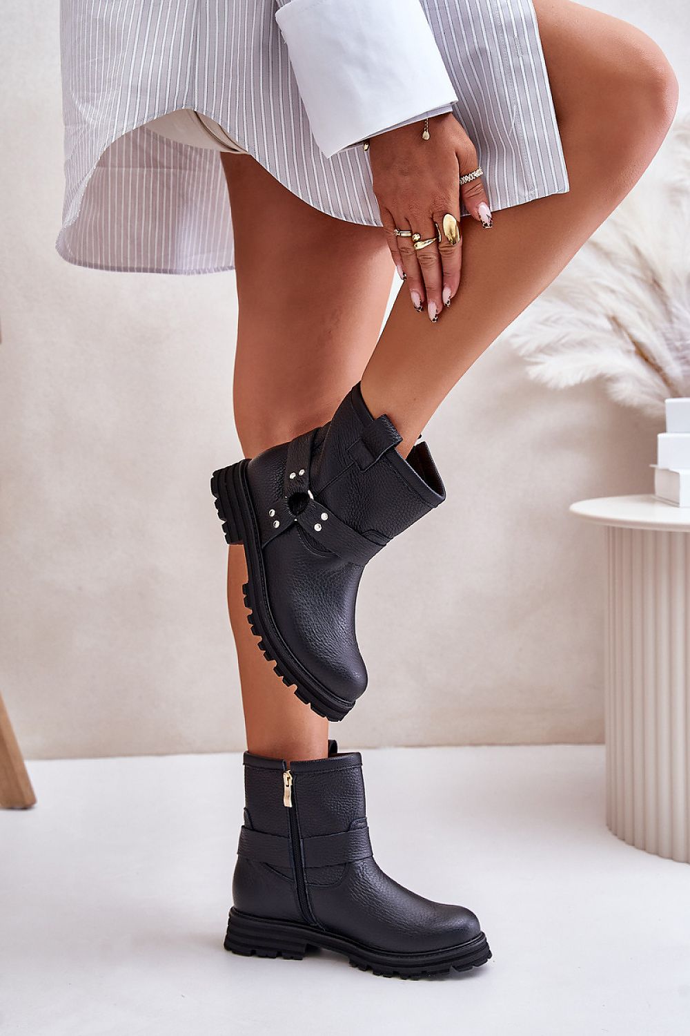 Boots model 201223 Step in style