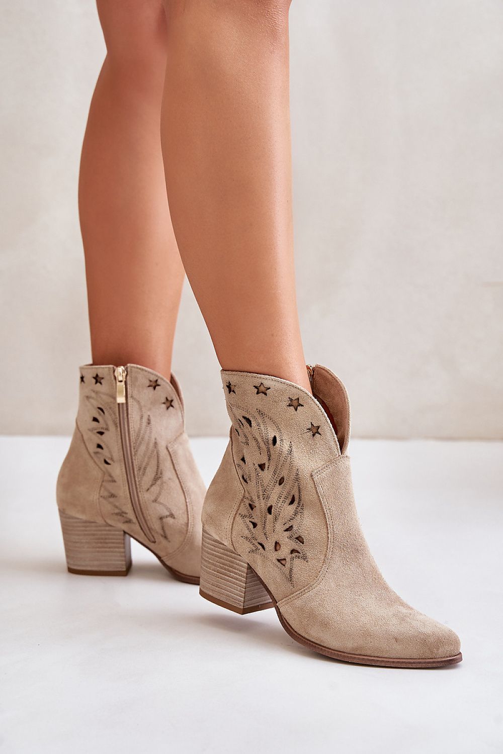Heel boots model 201230 Step in style