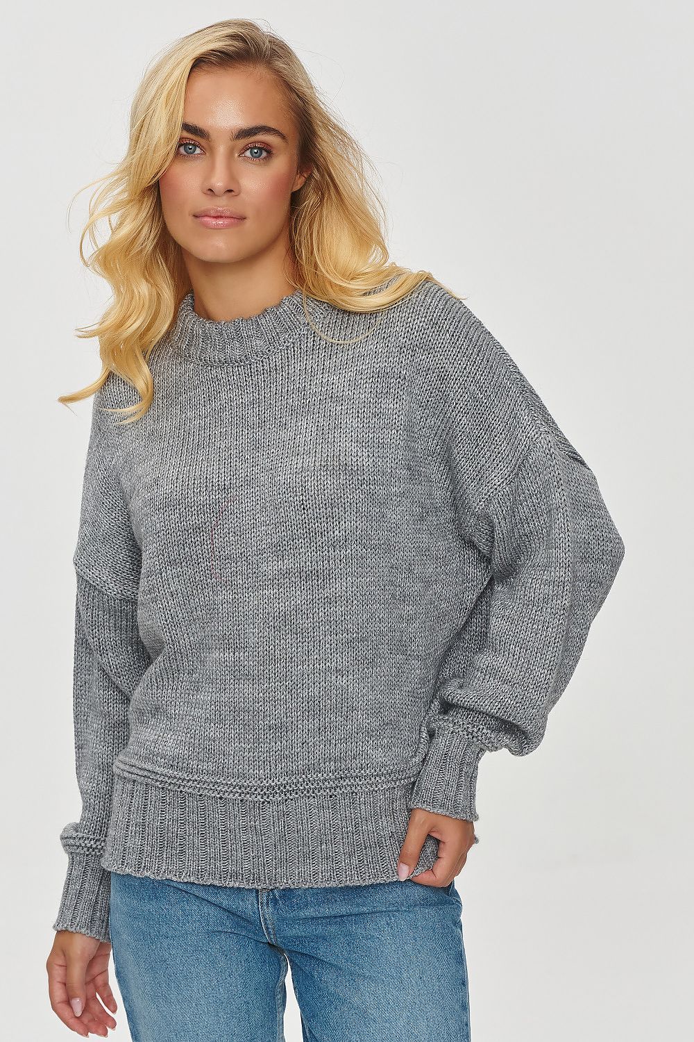 Jumper model 201814 Makadamia