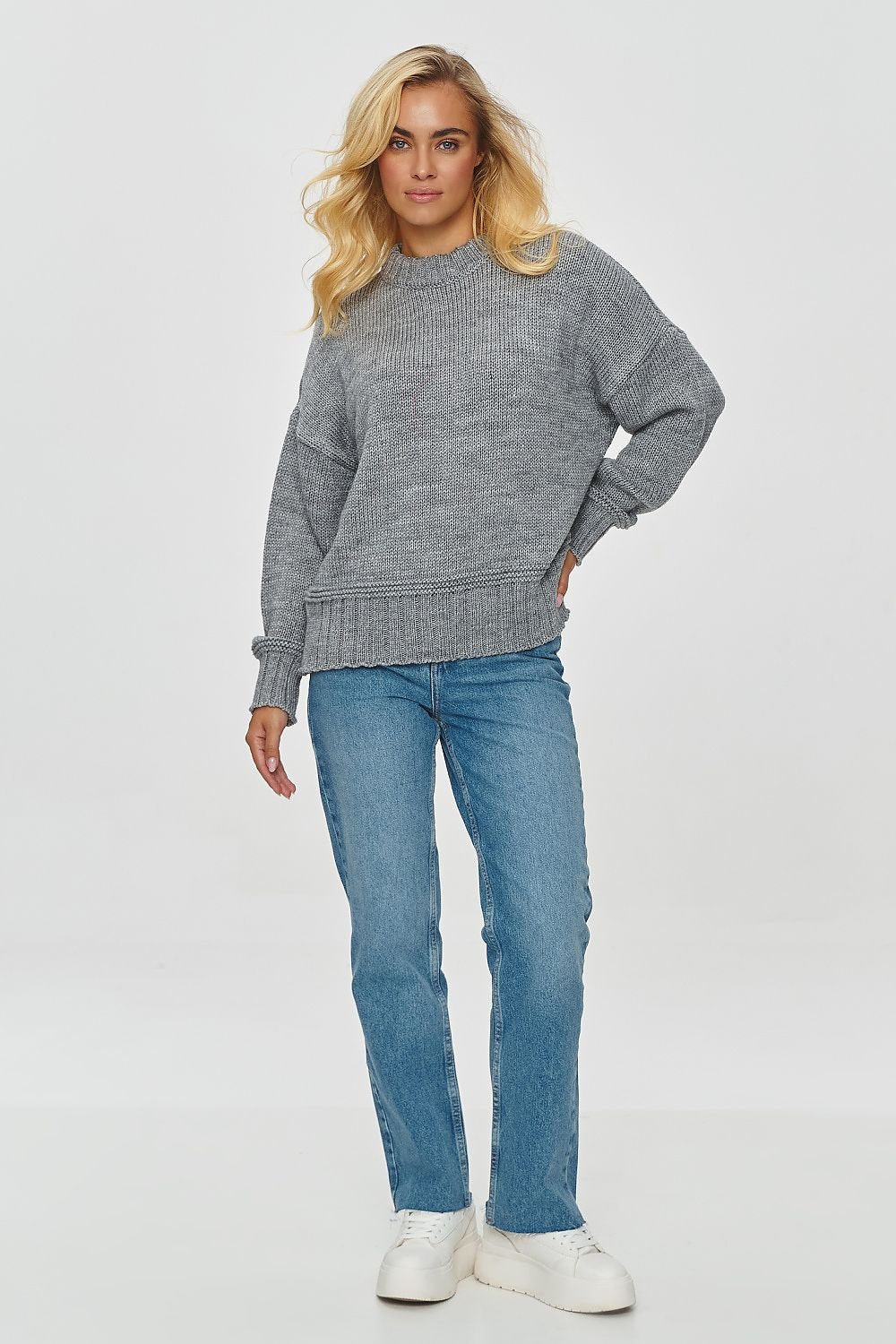 Jumper model 201814 Makadamia