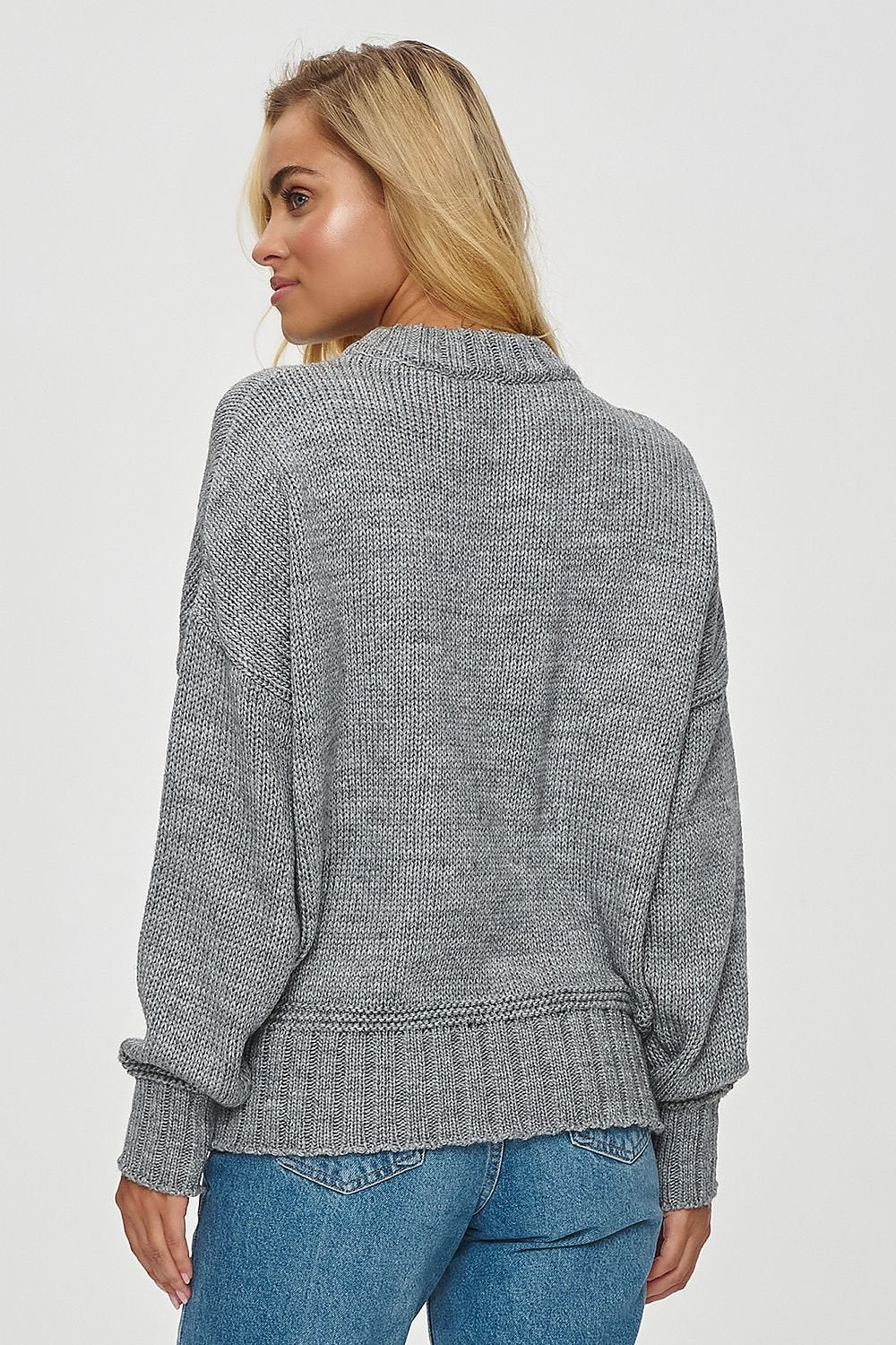 Jumper model 201814 Makadamia