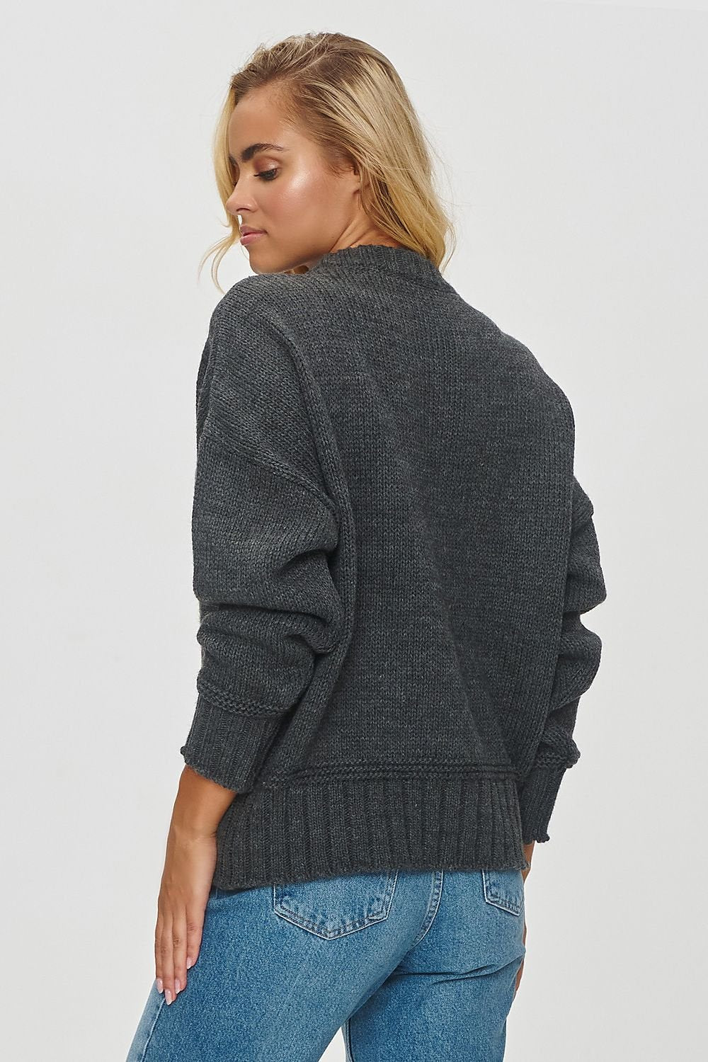 Jumper model 201814 Makadamia