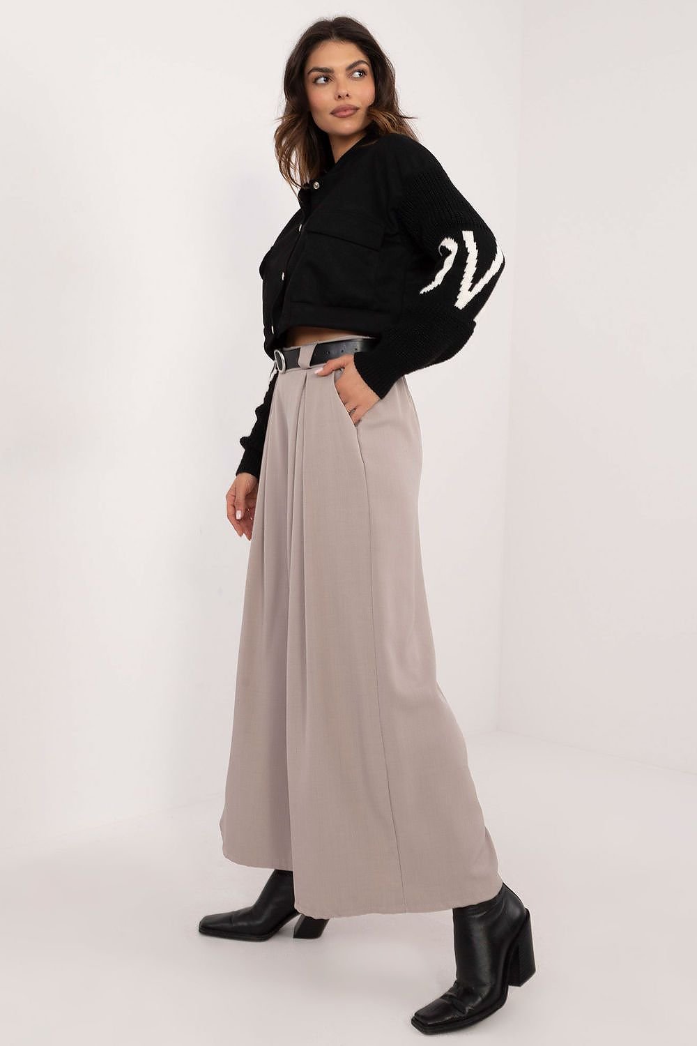  Women trousers model 201862 Italy Moda 