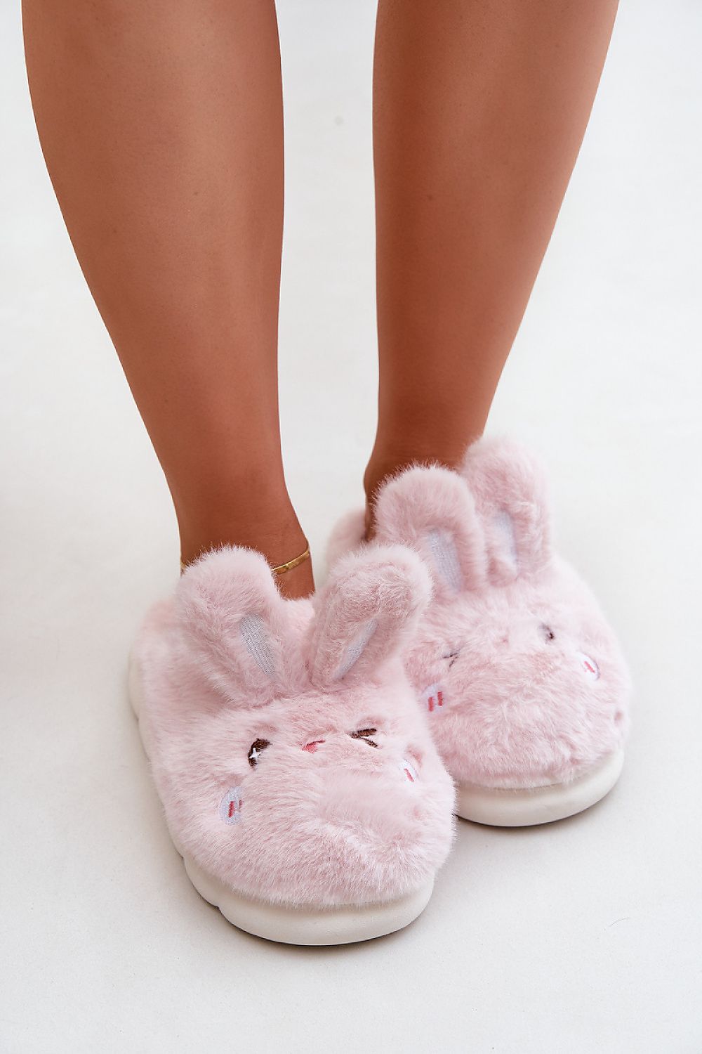  Slippers model 204647 Step in style 