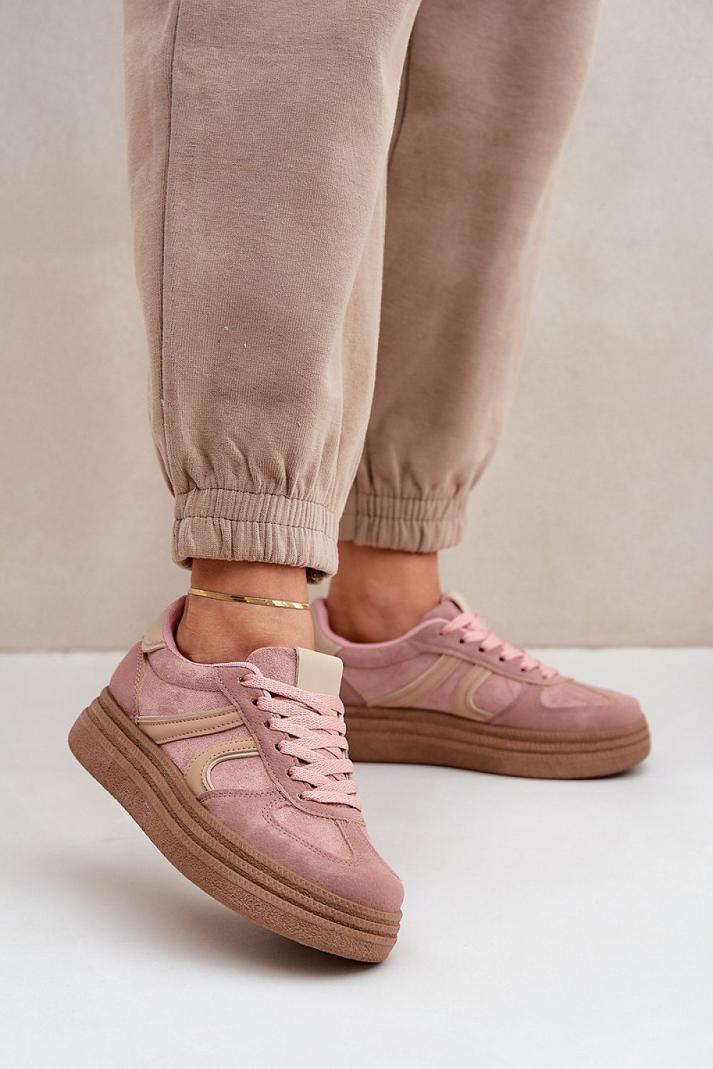  Sport Shoes model 205950 Step in style 