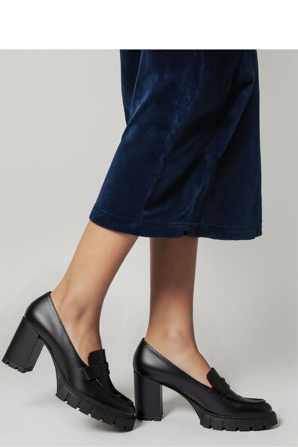  Block heel pumps model 210351 Inello 