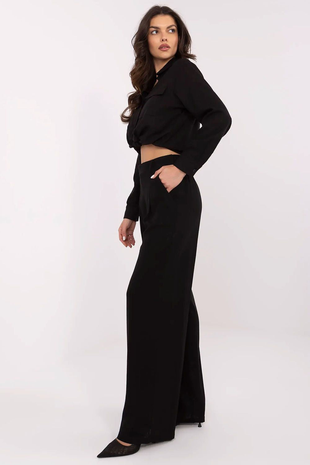  Women trousers model 210865 NM 