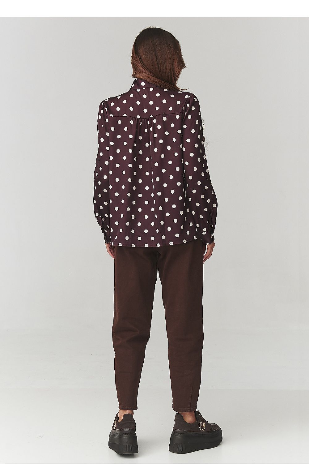  Long sleeve shirt model 220781 Makadamia 