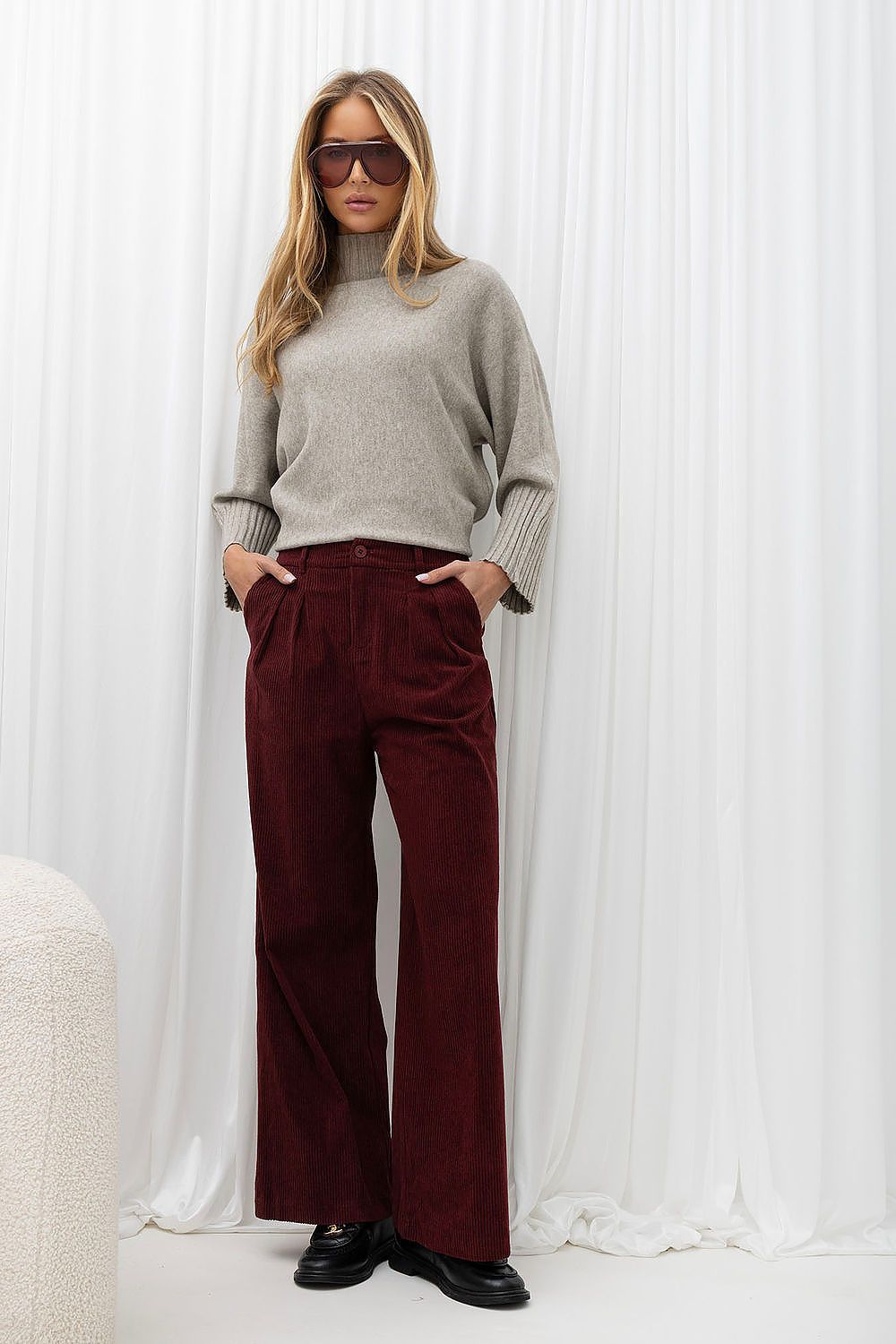 corduroy trousers model 232404 Italy Moda 