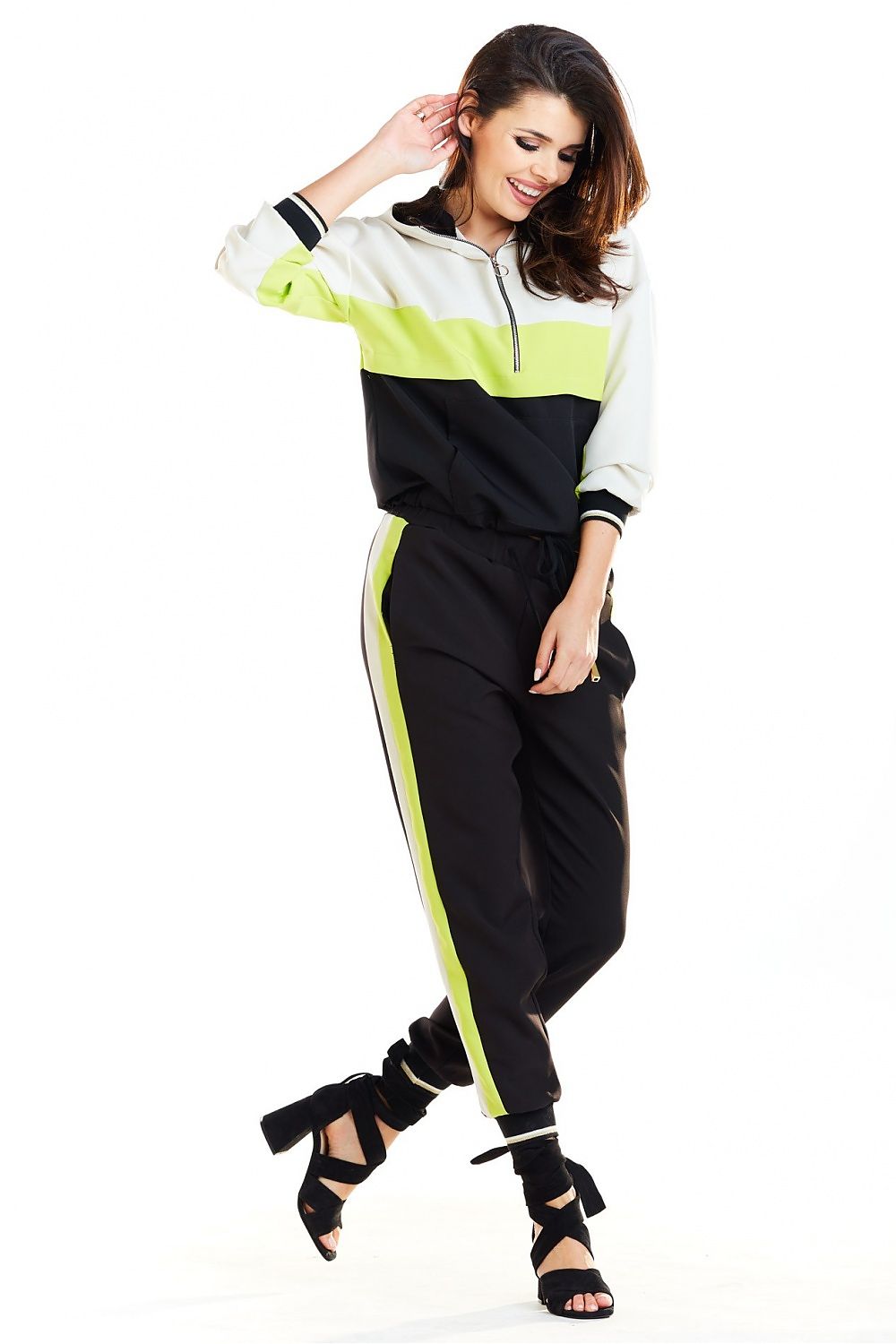  Sweatshirt model 139994 awama 